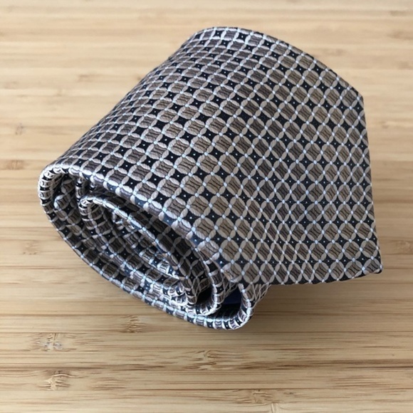 Stafford Silk Tie In Minimal Sand And Tan Pattern! - Picture 2 of 6